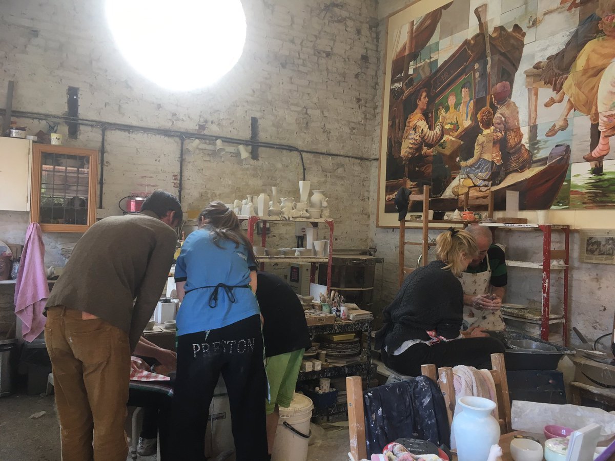makeceramics's tweet image. Sunny Saturday’s Session! Lots of throwing, painting and home baking 🥰♥️ #throwapot #potthrowing #homebaling #sunnysaturday #haveagotothrowapot