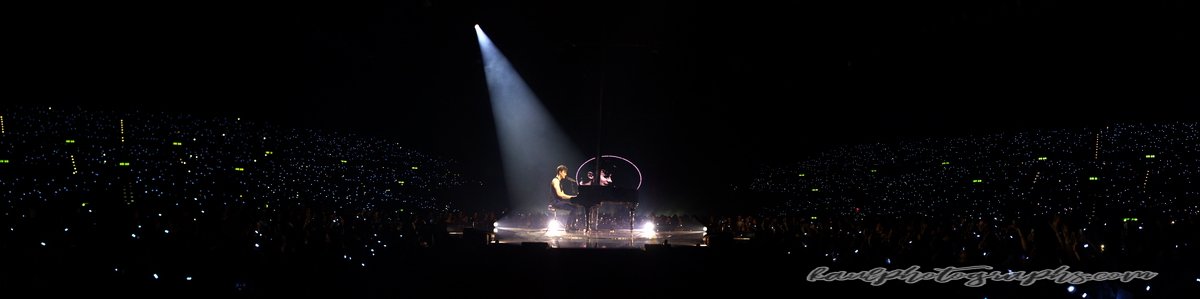 What a mood, with all the many synchronously flashing lights. Panorama stitched with 34 pictures. More pictures  of @ShawnMendes on kaulphotographs.com in the blog.

@ShawnMendesFans  @ShawnMendesNews  @ShawnMendesBRA #ShawnMendesTheTourZurich @alessiacara @alessiacarabr