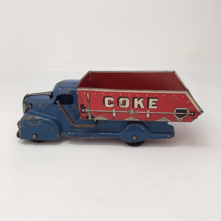 Atlantiques5's tweet photo. For sale at https://t.co/smOlz4ezQj at my #etsy shop: Vintage Marx Coal / Coke toy pressed steel and tin working levered dump truck from 1940's - 1950's in original condition. #toys #collectibles #midcenturytoys #vintage  https://t.co/XfYL0ACpdh https://t.co/XlBVUzKTN4