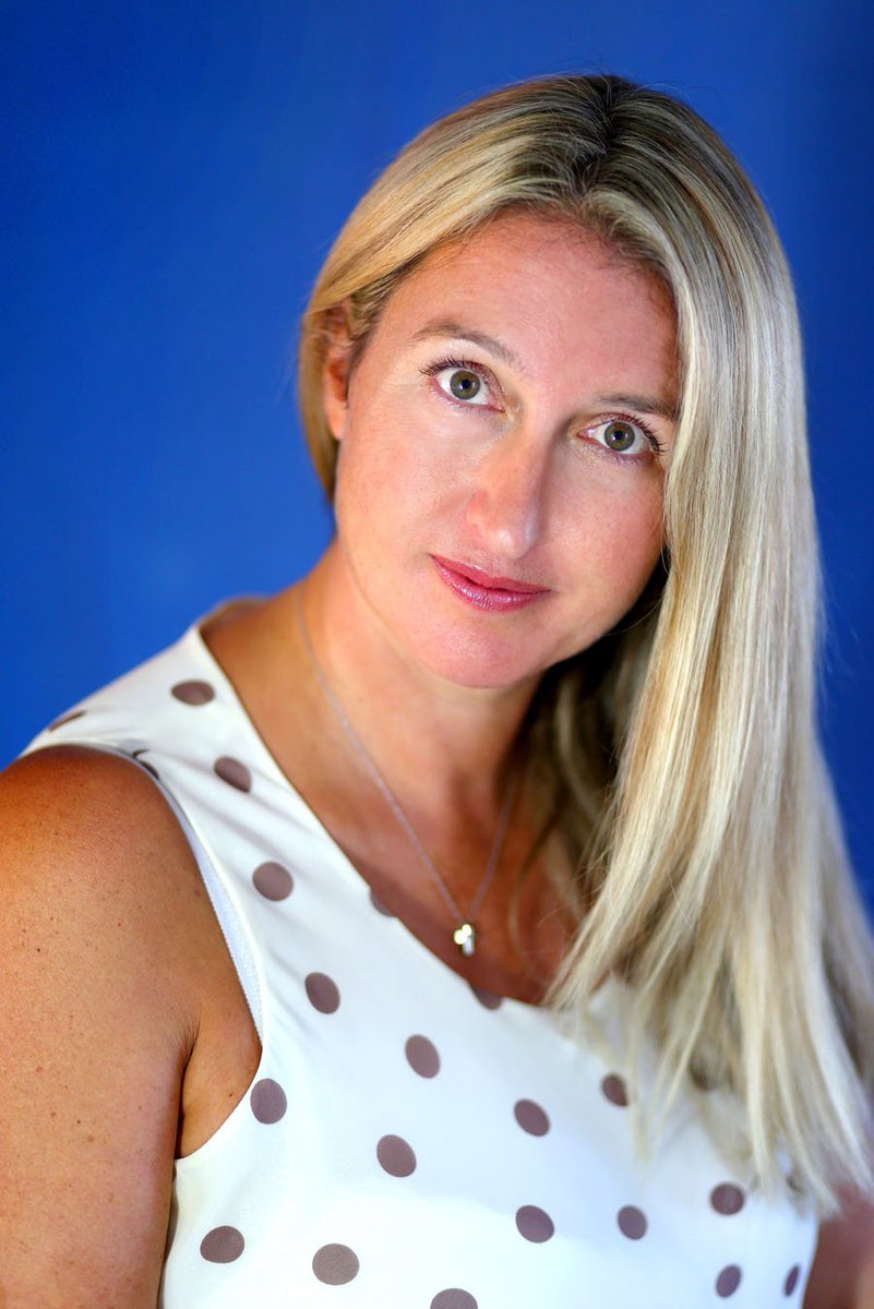 ArtistDigitalUK's tweet photo. Client's Day at Artist Digital - we celebrate those with whom we work.
Our photo session for soprano Lucy Braga brought fantastic results. And her #FirstChord website has everything a professional singer needs. https://t.co/jZBoSjrhIF
#visibleartist #visibleart #music #musicPR https://t.co/HW8AbNvK16