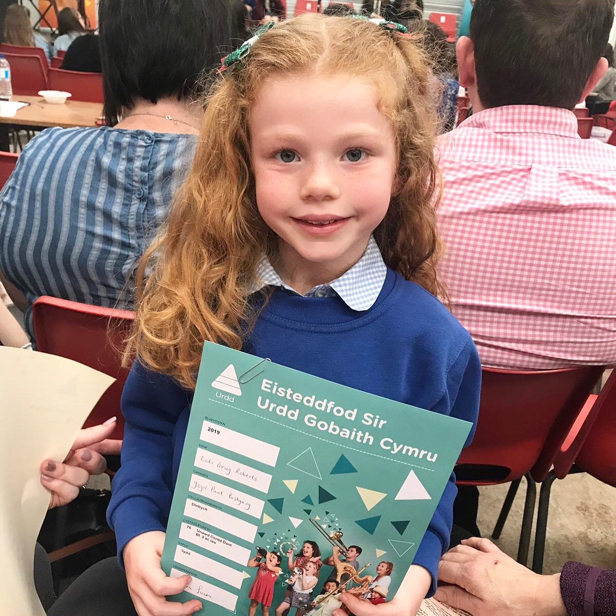 RhianRoberts's tweet photo. @pantpastynog @UrddDinbych Diolch i @pantpastynog am eich gwaith caled yn paratoi’r holl blant at yr Eisteddfod....Loti wedi mwynhau y profiad yn fawr iawn https://t.co/QpUI3dZEgn