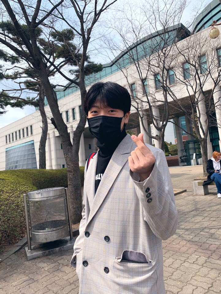 XENO_T_twt's tweet photo. ㅋㅋㅋㅋㅋㅋㅋㅋ학교우 https://t.co/OcslVFhSj2