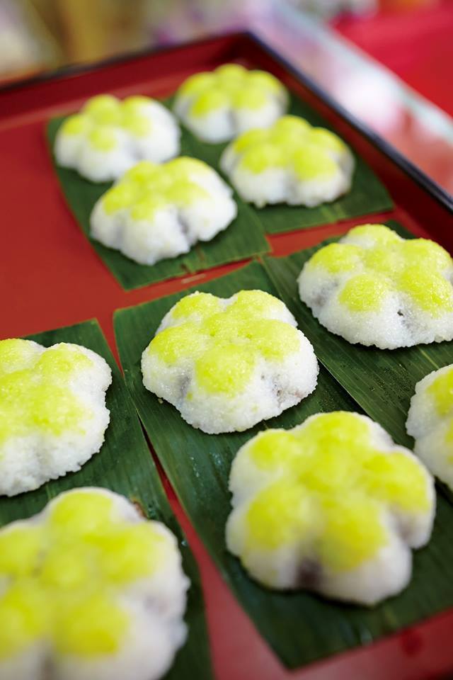 あきたびじょん なると餅 は仙北市角館のスイーツ 今は道明寺粉でつくられますが 江戸時代には原料が粟 あわ だったため 阿波の鳴門にちなみ なると餅 と名付けられたそう 華やかで可愛らしい フォトジェニック なお菓子です 関連記事 なんも