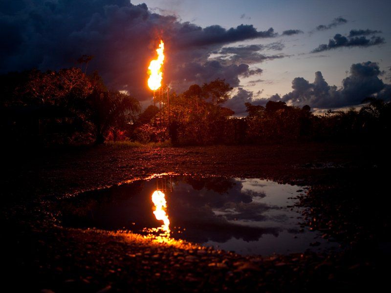 amazonwatch's tweet photo. .@Chevron has yet to clean up the 16 billion gallons of toxic waste it admitted to deliberately dumped in the Ecuadorian Amazon. Yet @CSRWire is no longer willing to share news about it. Wonder where the pressure comes from??? https://t.co/MAmIiAf9pH @shanajdeane @daveyarmon https://t.co/CcwyzMghW8