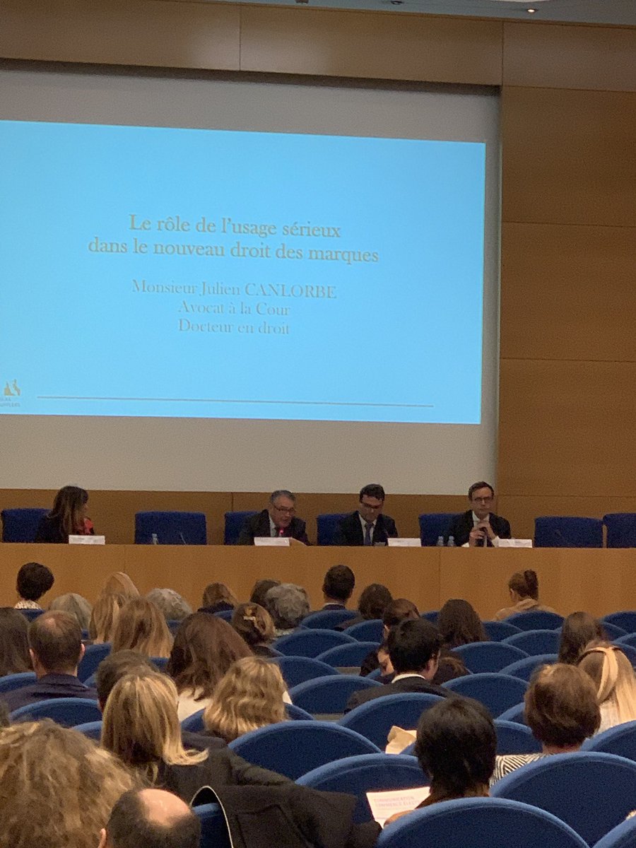 DeBoufflers's tweet photo. Le rôle de l’usage sérieux avec @CanlorbeJulien @DeBoufflers #ConfMarques! https://t.co/66ycnnGSwt