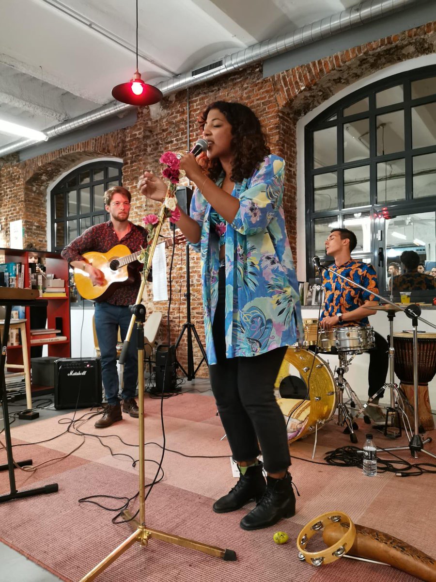theLemonshakers's tweet photo. Last Thursday we played in 'Spaces, Music &amp; Friends'. It was a very special event and we had a great time ✨ Thanks to @spacesworks for inviting us!
///
El jueves pasado tocamos en 'Spaces, Music &amp; Friends'. Fue un evento muy especial y lo pasamos muy bien ✨ Gracias @spacesworks https://t.co/ifCXGafwmH