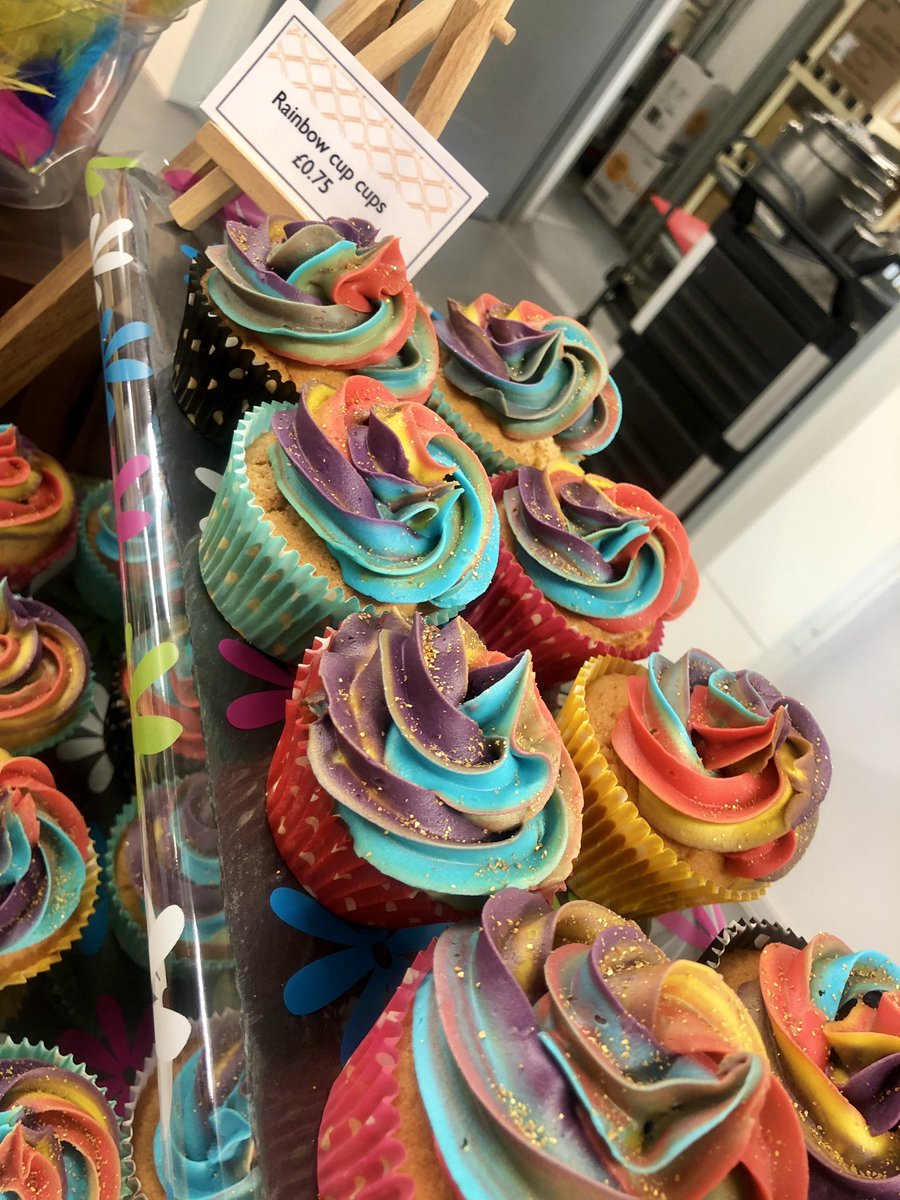 StevenageFoodie's tweet photo. Brighten up your day with these colourful delights 🌈 @elioruk @marcuselbourne @Davebrett11 @DebbieCElior @msmith_cole @DFradgers @gemma_shelly #EliorFoodie #EliorRightTrack #TeamElior #TeamStevenage https://t.co/VE7Mt6LPXJ