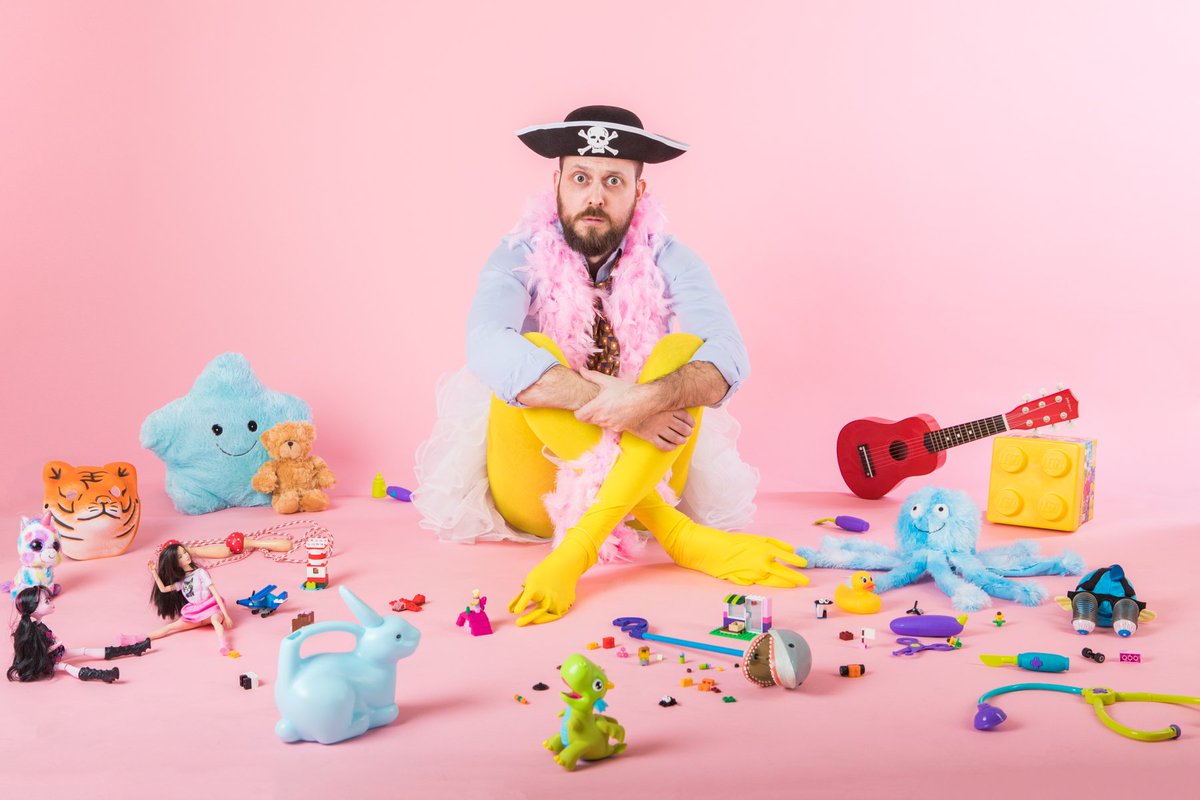 TheOwenRoberts's tweet photo. Just gonna leave this link to buy tickets for #ILetASixYearOldWriteMyShow here. coming soon to @sohotheatre see you all there. https://t.co/NdsLMNwRsZ https://t.co/s12MwoOY8d