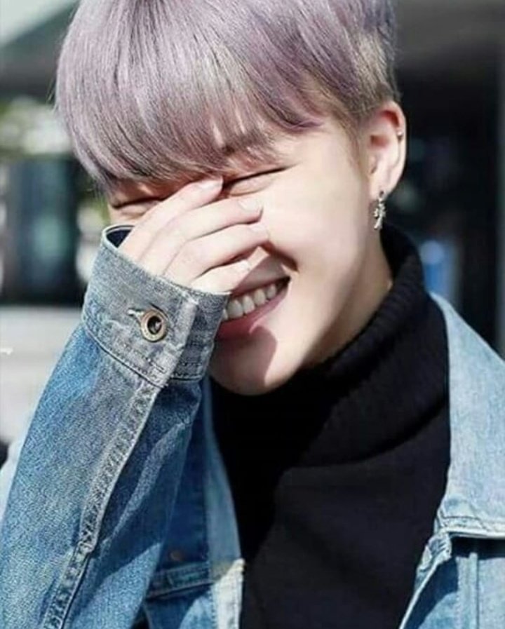 Elieel4's tweet photo. #ARMYSelcaDay https://t.co/MGOcjq1G2I