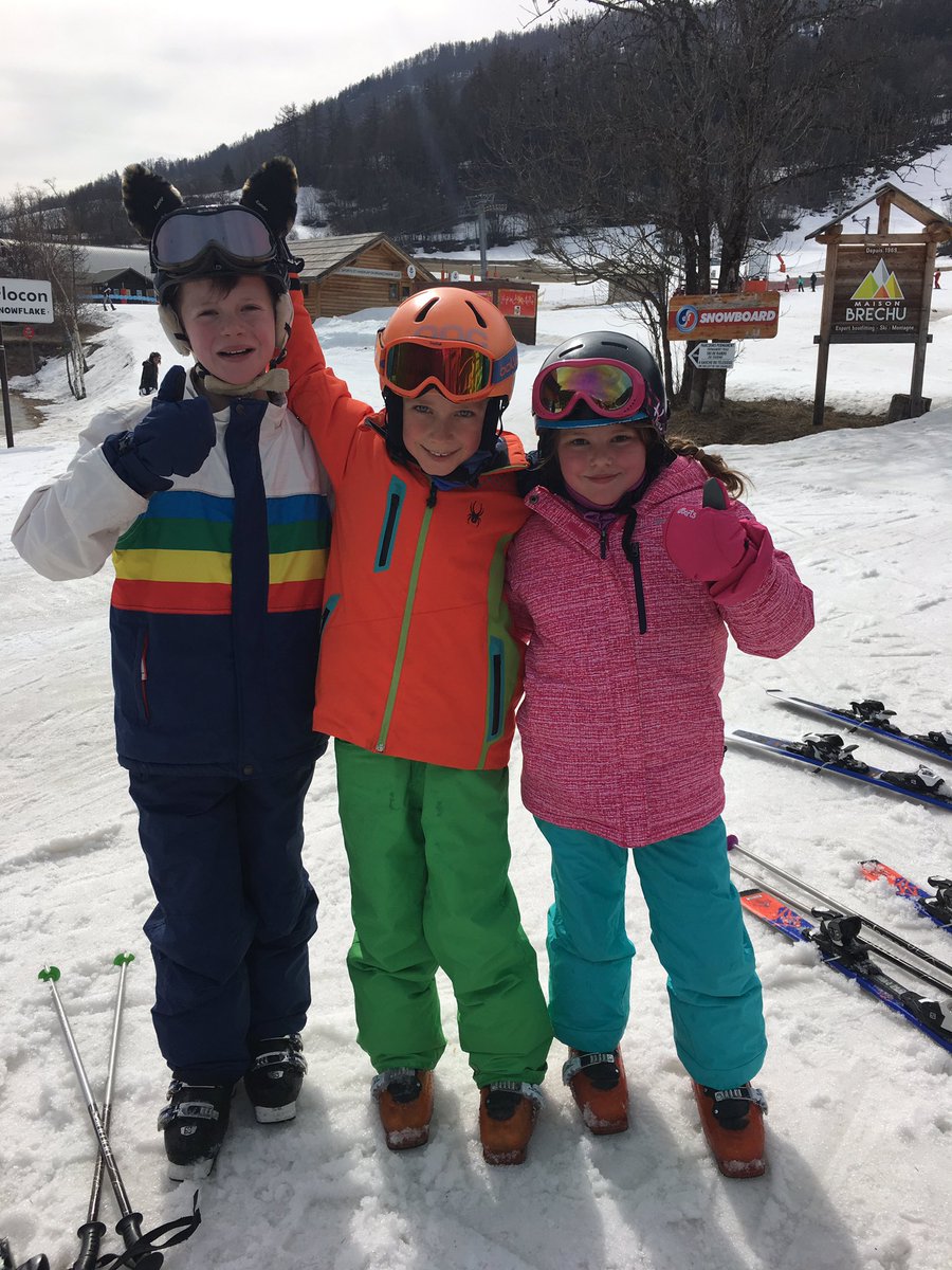 KESBathJunior's tweet photo. Fantastic second morning!! First black run for Olivia, Patrick &amp; Alexander 😍⛷ https://t.co/la38nXdcYm