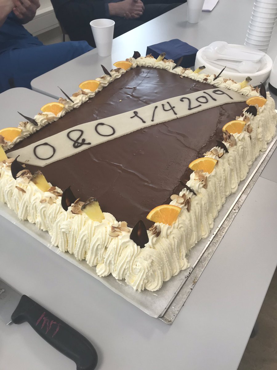 AnnaRosalaCour's tweet photo. Fejrer åbningen af vores nye hospitalsafsnit Operation og Opvågning, hvor færre overgange og kontakter for operationspatienter vil højne patientsikkerheden, kvaliteten og styrke det accelerede patientforløb 🎊🎂 💪🏼@HorsensHospital https://t.co/DARd7KaqNj