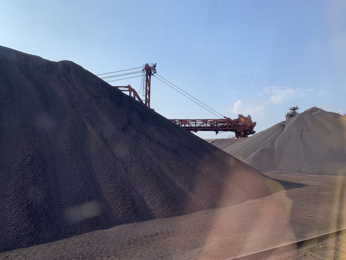 m_benzerzour's tweet photo. @IMTLilleDouai, Néo-Eco, GPMD, et #CD2E visitent l’aciérie ArcelorMittal et l’usine Ecocem Dunkerque. Étude des possibilités de co valoristaions innovantes. P. Maurel, #M_benzerzour, #AbriakNor, P. Grégoire et C. Deboffe. #Devdurable, #EconomieCirculiare. https://t.co/CS2BWytJTE