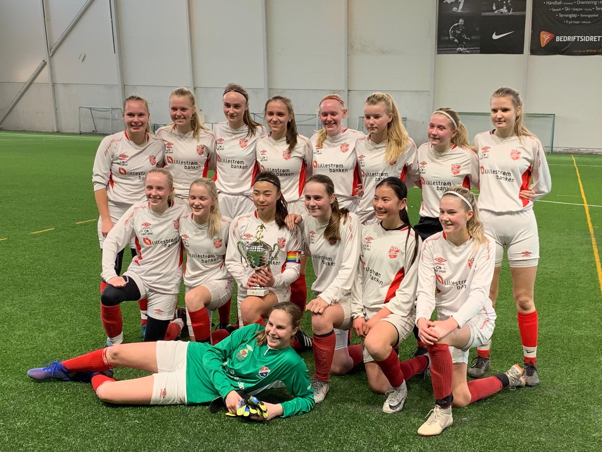 SFKutvikling's tweet photo. J04 spilte finale i Oppegård ILs Vinterserie på søndag mot Kolbotn. I en tett kamp med høyt tempo vant vi en velfortjent 2-1 seier mot et godt Kolbotn lag. https://t.co/rBmvFuYVVX