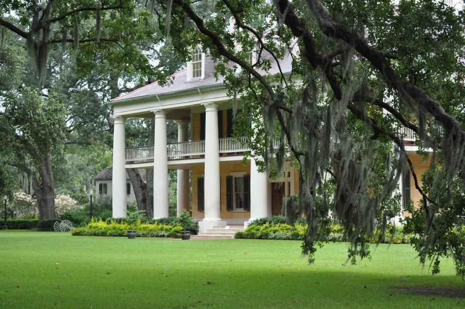 theadvocatebr's tweet photo. LSU professor: It's Louisiana's time to ditch 'happy slaves' and 'Gone With the Wind' myths, confront horrors, help to heal. Read more: https://t.co/iO787wHoIQ https://t.co/KMns3Bq9gW