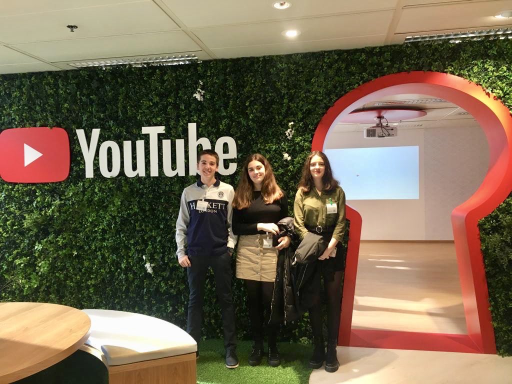 MaristasGranada's tweet photo. Belén, María y Arturo han recogido el premio #STEMforTeens promovido entre otros por @GoogleES, la Sociedad Científica Informática y las Reales Sociedades de Ingeniería, Matemáticas, Física y Química. ¡Ha sido una experiencia inolvidable para ellos! #MaristasCambia #masqueaulas https://t.co/5XNh8RwCgo