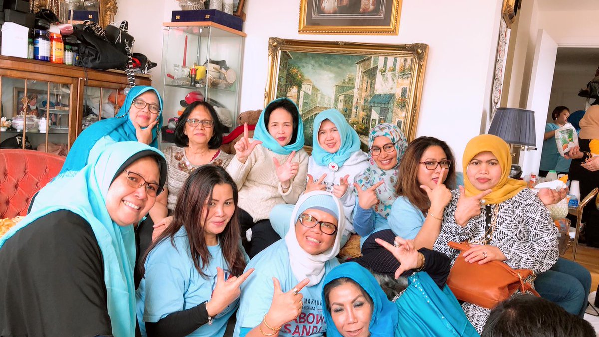 UkJuang's tweet photo. Late post acara pelatihan saksi pemilu di london
@RumahJuangEropa @PKSInggris @mnz_eni @cynthiaHP3 @wahyutraveler @prabowo @sandiuno @Gerindra @RoemahSandi @brigadeNkri https://t.co/BQXPAJj65Z