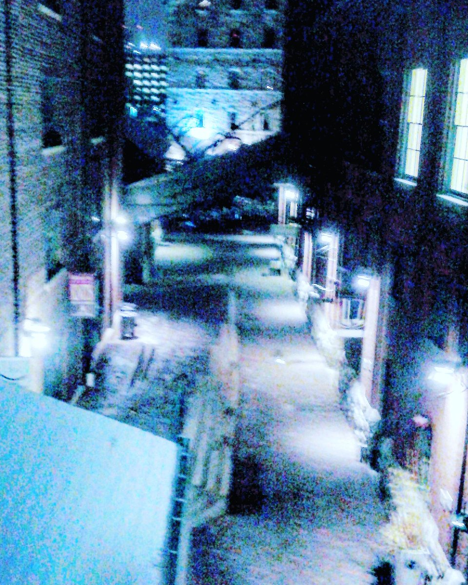 NickolasHadzis's tweet photo. #historicdistillerydistrict #casegoodsbuilding #55millstreet #3rdfloor #casegoodslane #rooftop #oldbuildings #historicsite #cobblestonelaneway #windows #lights #cityscape #stores #shops #coffeshops #cafe #european #hatstore #clothingstores #restaurants #balzacs #artistsstudio #to https://t.co/BIvJ5H4zDV