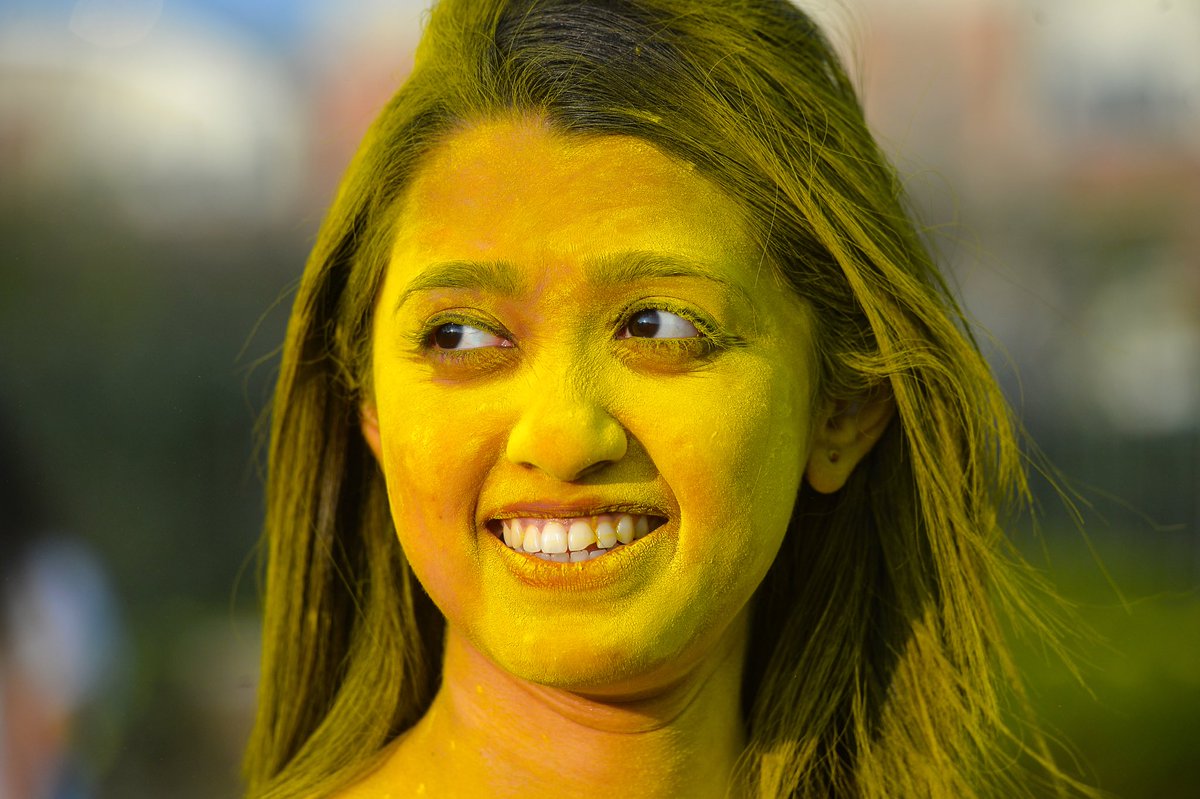 Hannam79's tweet photo. Colourful Holi celebrations at the De Montfort University #holifest https://t.co/jbFqrTy9yS