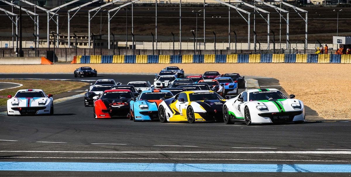 AUTOMOTIVPRESS's tweet photo. Très beau succès ce week-end pour la première épreuve de la #Ligier #JSCup France, avec 25 Ligier #JS2R au départ sur le circuit Bugatti au Mans.  Vingt-et-une voitures sont à l’arrivée. L'écurie Zosh Compétition trust le podium (P1-P2). @LigierAutomotiv https://t.co/ullQQdbpAK