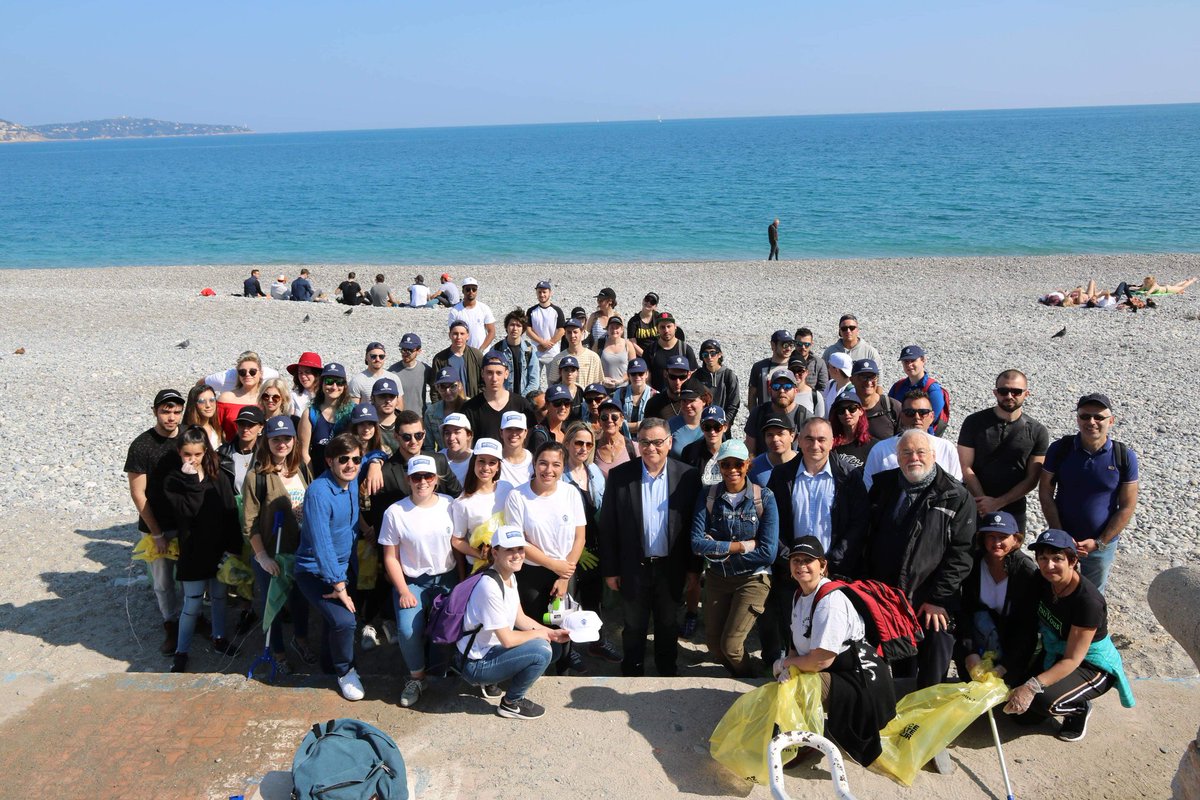 comeandcleanlp's tweet photo. Ça y est, c'est fait ! La plage de Nice a été nettoyée par les citoyens présents à la cleanwalk Niçoise ! 🌎
Merci à tous ceux qui ont participé et qui nous ont aidés à la mise en place de la #Cleanwalk 🌱
Nous avons récolté 321Kg de déchets avec l'aide de 70 participants ! 💪 https://t.co/AM128jo1sc