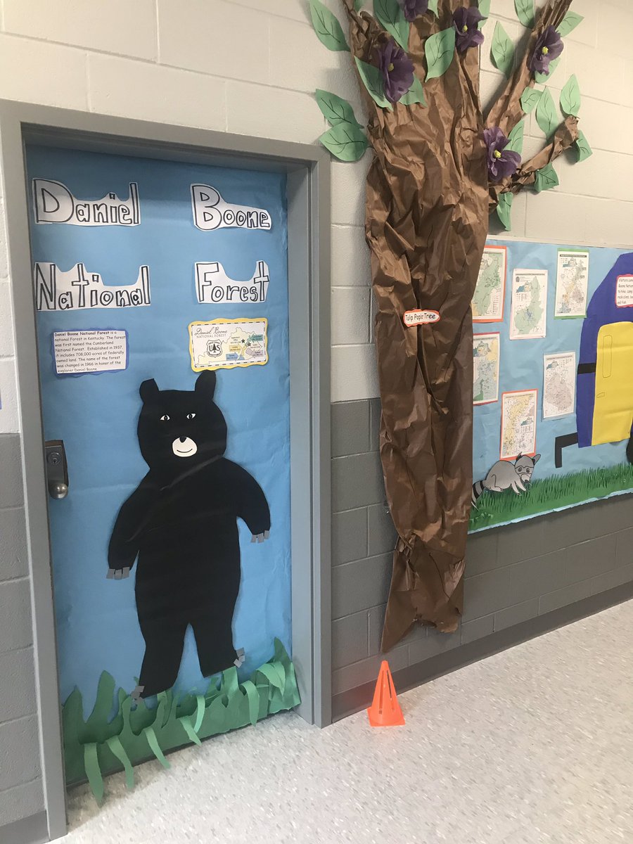 Estill_Springs's tweet photo. The Gallery Walk was a success! @KEDC @KyCharge https://t.co/lLfsaXTZzD
