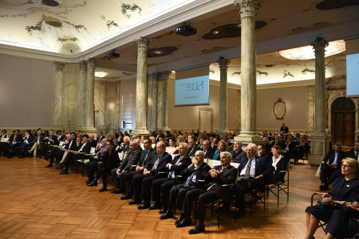 comunevenezia's tweet photo. #FGI150 🤸|A Ca' Giustinian "Un salto nella storia" per i 150 anni dalla fondazione di @Federginnastica
➡Il sindaco @LuigiBrugnaro: "A #Venezia presenti i massimi esponenti dello sport nazionale, la città altroché se è viva. Vuole collegare il passato al presente e al futuro" https://t.co/wsuHeq1nHq