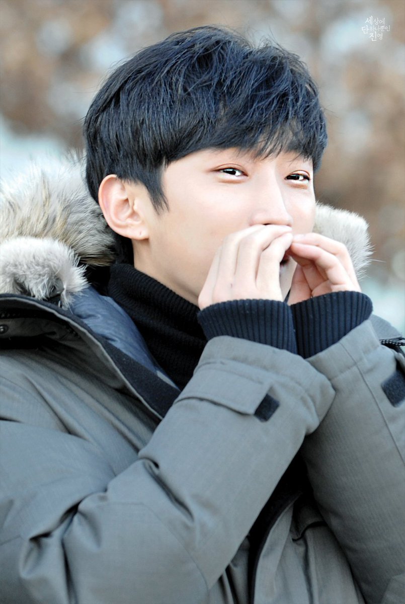 링팔 매니저방의 비밀⁉️
2018년 진영 생일 기념 sunrise 전시회 사진입니다!
#정진영 #진영 #jinyoung #ジニョン