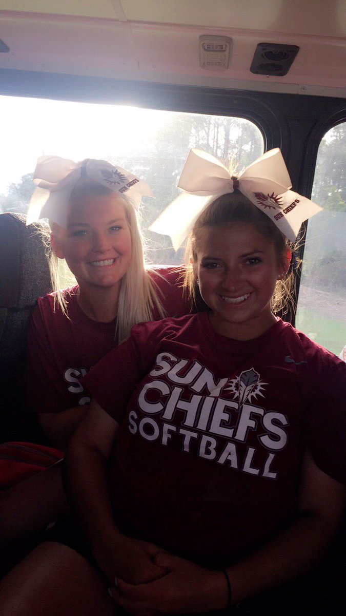lbely07's tweet photo. Happy birthday @Maci_Dean i miss you and our tropical smoothies dates!!🥳 https://t.co/FJ8bAXJwx2