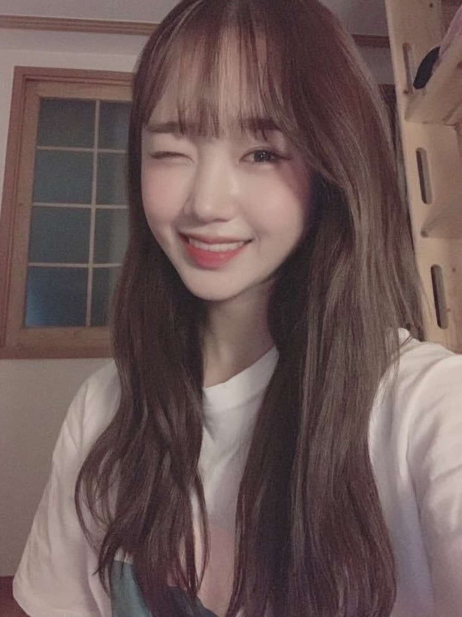 JYRPH_'s tweet photo. [PIC] 190401 IZ*ONE Official Instagram Update w/ Jo Yuri  

나는 예쁘지?😍💘🌹

#IZONE #아이즈원 #JoYuri #조유리 
#STREAMVIOLETA https://t.co/Tx1naQ141E