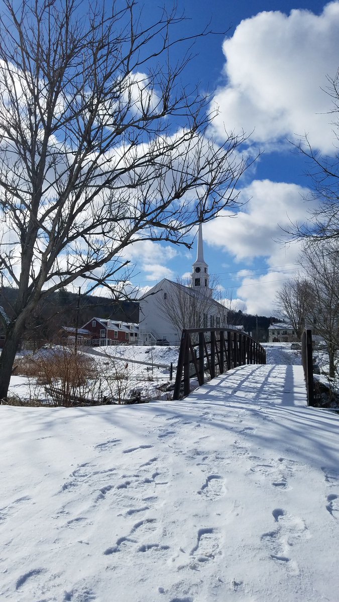 gostowe's tweet photo. Though it's April 1, we're not fooling: a dusting of snow covered our hills last night, with 4" on the mountain. #AprilFools #finishstrong #tapintospring #springintostowe #stowevt #gostowe #thisisvt #vt #itstimeforvermont #churchsteeple #stowecommunitychurch #stowerecpath https://t.co/y9qr5jaKzB