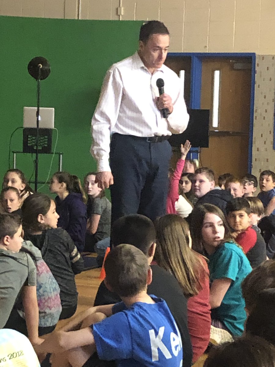 JaneSieg's tweet photo. Thank you @johnmarshall_wx for sharing your love of weather @NewMonmouthElem #bestassemblyever #feedyourpassion #growingaslearners #MTPSPride @CBSNewYork https://t.co/4qOqt84UGp