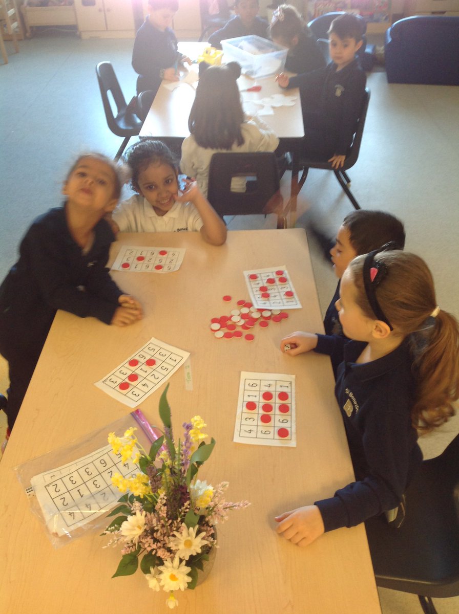 MsWilsonhrb's tweet photo. Dice bingo! #subitizing #takingturns #demonstratingmathbehaviours https://t.co/bsBeEotEnP