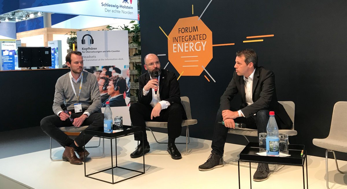 VDMAonline's tweet photo. Was macht #Startups wie @KraftblockE interessant für Investoren wie @freigeist? Jetzt im Forum #IntegratedEnergy Halle 27 #HM19 @frank_thelen https://t.co/3zXowbbLxx