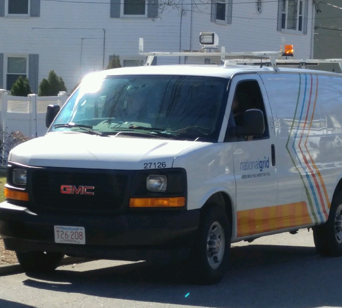 Checking <a href="/NewtonTrees/">NewtonTreeConservncy</a> planting spots for #gasleaks w/<a href="/GasSafetyUSA/">Gas Safety USA</a>. 90+% gas both sides of street at 52 Cherry. Bob thinks it's cracked main. <a href="/nationalgridus/">National Grid US</a> came fast but w/o flame ionization unit! #NewtonMA #trees <a href="/NewtonFireDept/">Newton Fire</a> <a href="/JimCoteWard3/">James Cote</a> <a href="/_EmilyNorton/">Emily Norton</a> <a href="/NewtonMAMayor/">Mayor’s Office, City of Newton</a>