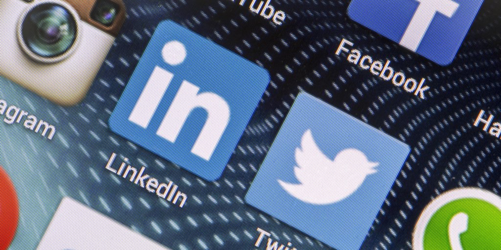 ValveMfgAssn's tweet photo. Want to be better on #socialmedia, but don't know where to start? @project1421's Kelly Watson & Joshua Songer break down the tools & trends #manufacturers can use to win on #social in 2019, at the #VMAKnowledgeForum!
https://t.co/NQas5VMt0o
#ValveExpert https://t.co/gqriL9x8HV