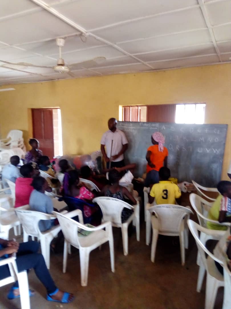 GPupdate's tweet photo. @GPupdate Making the world a better place to live in peace and harmony with each other. Free Education in progress as we continue with the Adara town hall IDP camp Kaduna State - Nigeria. #ISupportGurara @EU_Commission @EU @Connected_dev @childrensociety @UN @UNHumanRights @UN_SP https://t.co/FZ9JwAXQCc