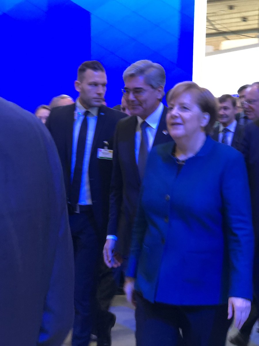 salome007_'s tweet photo. My first time at #HMI19 !
#TeamSiemens blazing with an impressive presence full of content and experiences.
Morning take aways: #DigitalTwins reduce development costs and timings; from farm to table and from corn to shirt @Siemens makes it happen; #futuregrids are here! https://t.co/Vz6iaFaRzA