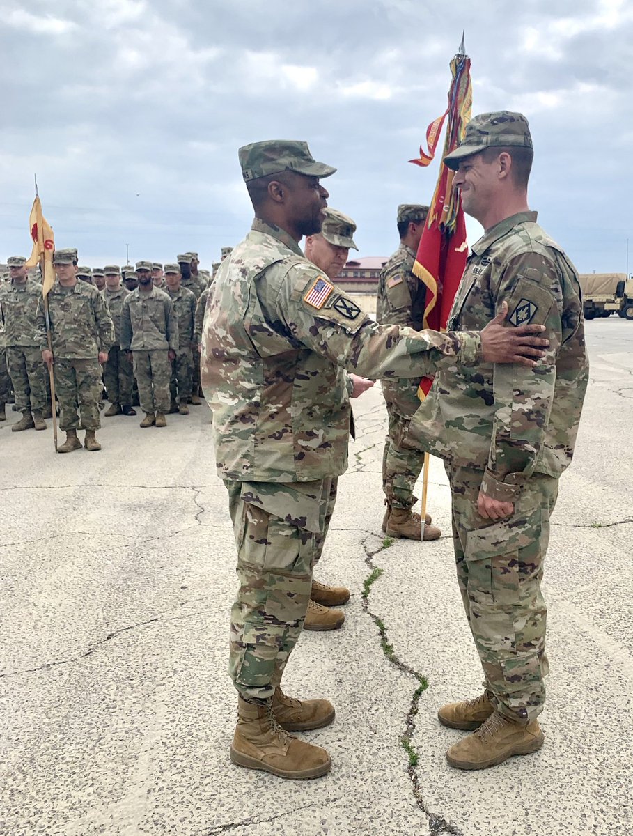 2_4FA's tweet photo. On Friday #DeepAttack said goodbye to our Battalion Master Gunner, SFC Willis Gordon. We can't say enough about our appreciation for the amount of knowledge and expertise you provided during your time here, and we wish you the best of luck at Fort Drum. #MG #NoStepBackward https://t.co/KCBjgw3fvt