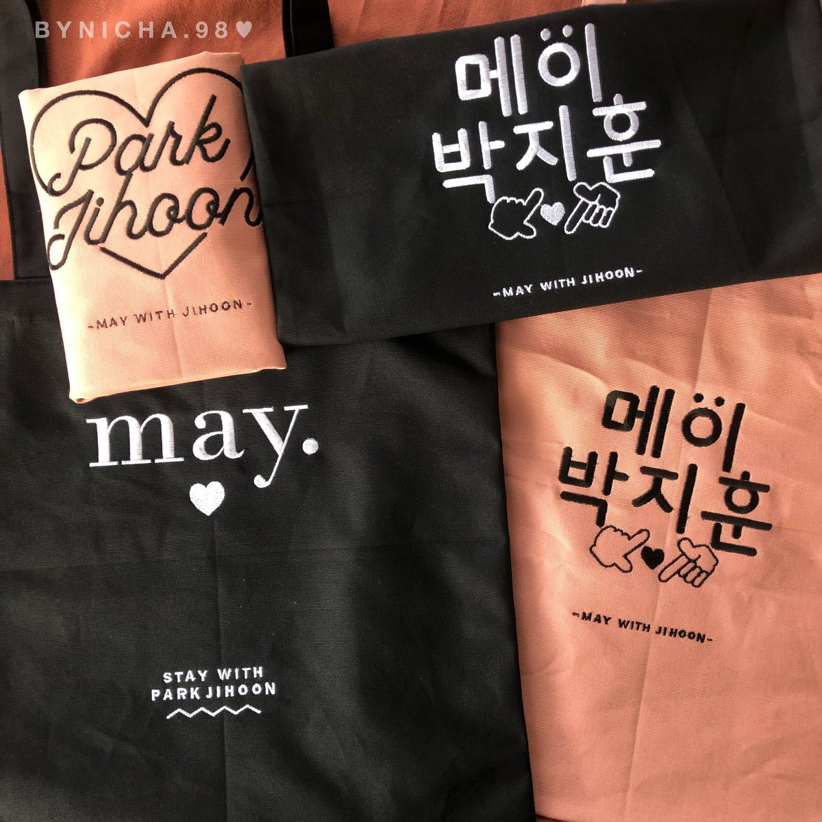 pinku_cloud's tweet photo. [ QUICK GO ] W1 / GOT7 / NCT / ONGNIEL / PARKJIHOON ECOBAG BY @bynicha98 

Form for both SG and MSIA buyers : https://t.co/CqU4EwGQ5X

DEADLINE : 2ND APRIL 2019 2000HRS. 

#WANNAONEINSG #WANNAONEINMY #JUS2INSG #ONGINSG #ONGINMY #PARKJIHOON #GOT7INSG #NCT https://t.co/3HsE3JYIOw