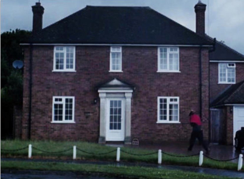 HamptonsMhead's tweet image. Anyone know where this 3-4 bed Maidenhead property is? it was apparently used in the filming of the BBC TV series #AufWiedersehenPet in 2004?
A film co would like to contact the owners about a film to celebrate the anniversary of the show.
Anyone with information, do let us know!