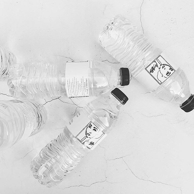 Grumbledukes's tweet photo. It’s the ˢᵐᵃˡˡ  things that can make the ʙɪɢɢᴇsᴛ difference!
.
Give us a call or message us for details. We love hearing from you! .
.
.
#PersonalisedWaterBottles #HangoverBags #RecoveryKit #Wedding #Grumbleduke #WeddingDesign #WeddingHire #WeddingSt… https://t.co/lwPuLcVNzA https://t.co/E7bSTlsfJO