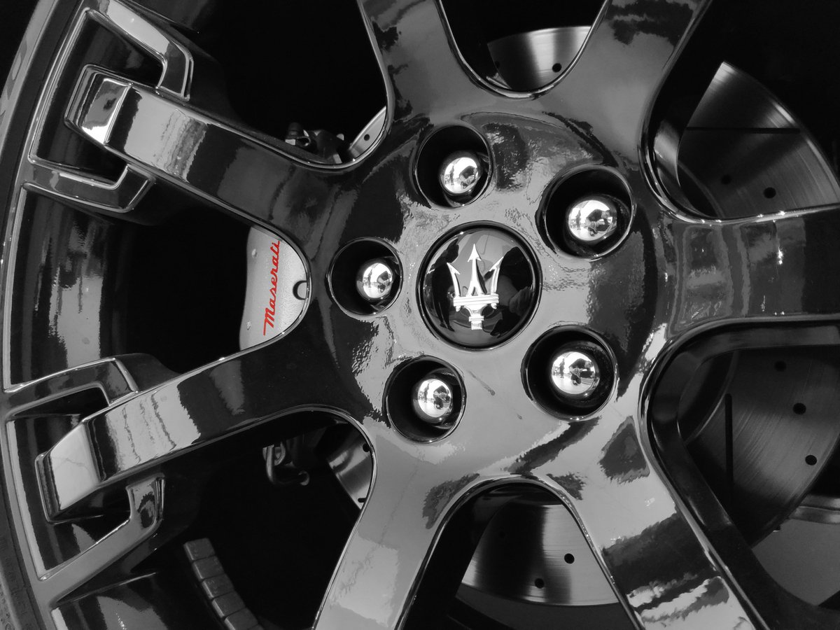 No hay forma más segura de saber si amas u odias a alguien que hacer un viaje con él, ¿cuando nos vamos?

#Maserati #GranTurismo #Gran #Turismo #Tayre #llanta #tridente #blanco #negro #viaje #madrid