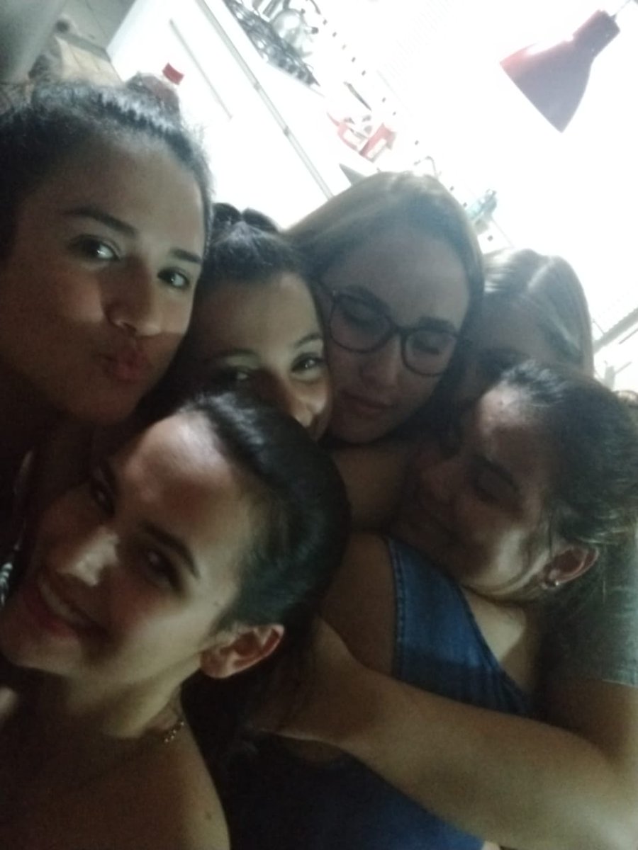 n_heibutcke's tweet photo. Essa foto é só amor💗
@nathmooraees @aswiederkehr @GabrielaCerutt1 @_Caa_D https://t.co/jb5piuyNF1