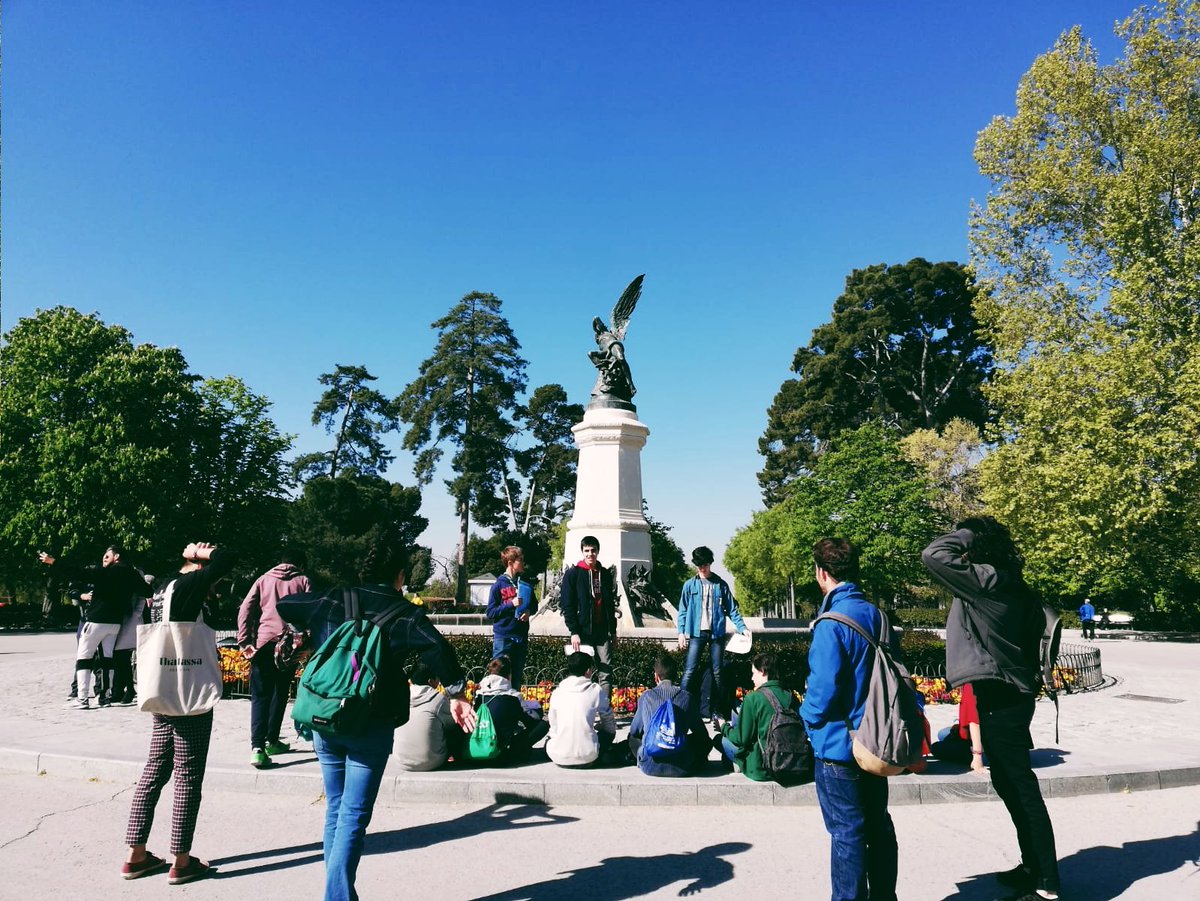 Este sábado los rangers prepararon un tour por algunos de los monumentos más señalados del Retiro. Cada patrulla compartió información y curiosidades que habían preparado. También planificaron extrajobs y sobre todo disfrutaron del maravilloso sol, ¡Fue un día muy completo! ⛲🌷