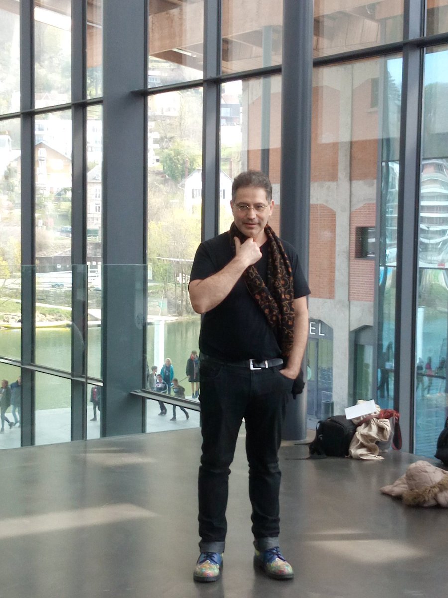 diderot25's tweet photo. Les @cm2avanne et les 6e du @ClgDiderot rencontrent le chef d'orchestre Jean-François Verdier #ovhfc pour le carnaval gastronomique des animaux @acbesancon @Canope_25 https://t.co/OC1m1w4eI7