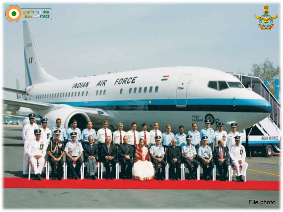 IAF_MCC's tweet photo. #YearsBack on this Day #IAF : On 01 Apr 2009, Boeing 737-700 Boeing Business Jet (BBJ) was inducted in Air HQ Communications Squadron by the then President of India, Smt Pratibha Devi Singh Patil at Palam, New Delhi. https://t.co/sMsVnHwJf0