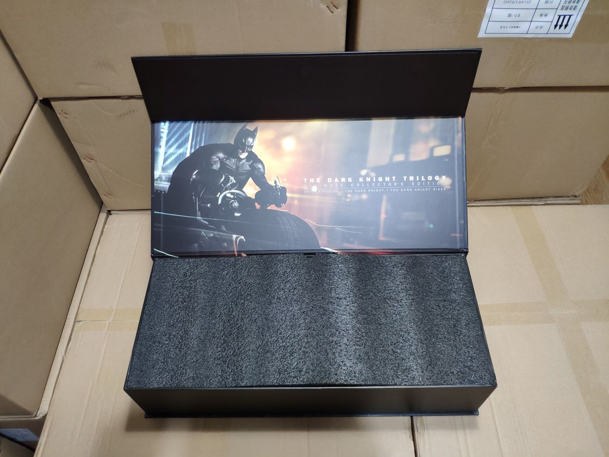 media_psychos's tweet photo. Full shots of the Ultimate Box for the Dark Knight Trilogy by HDZeta!
❤
#mediapsychos #hdzeta #thedarkknight #trilogy #ultimatebox https://t.co/vqpIUefdYU