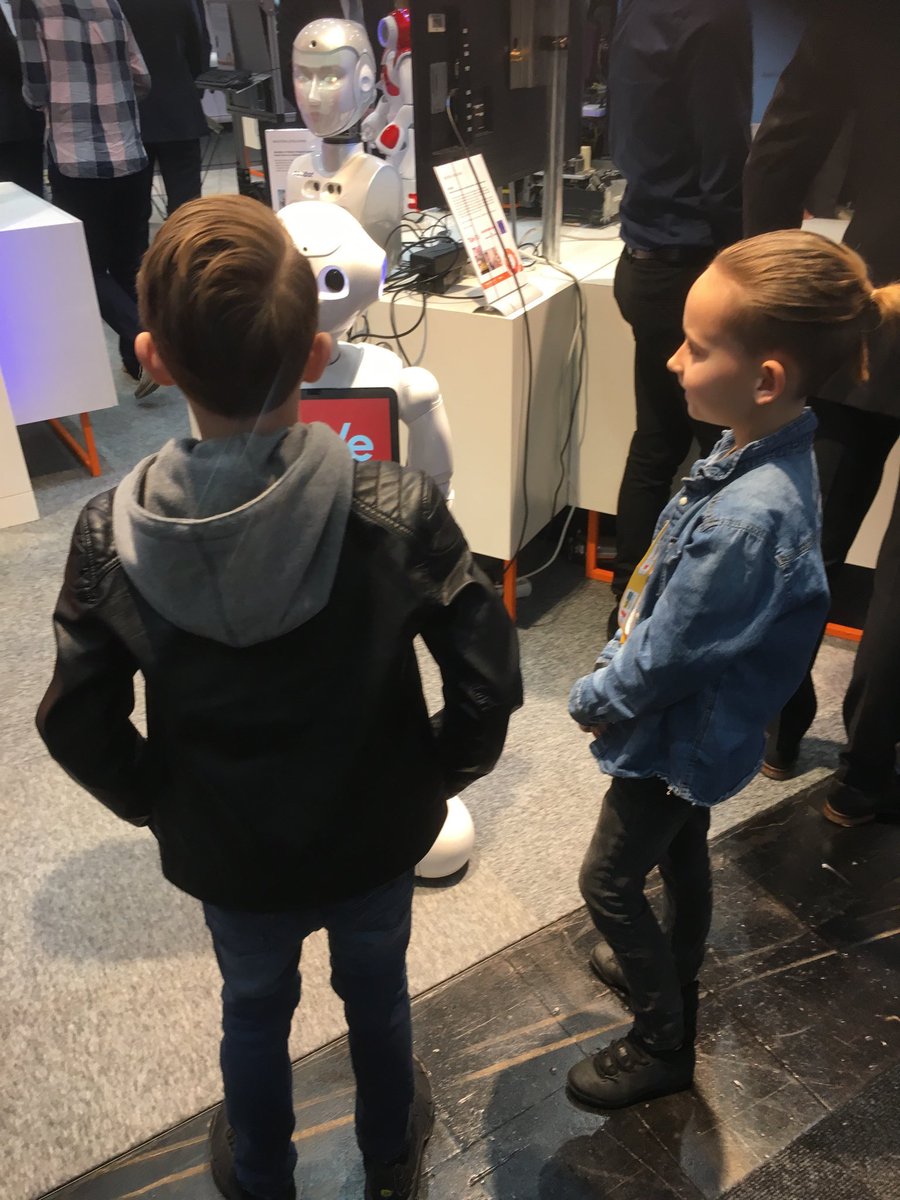 Psych_Tech's tweet photo. Our Pepper robot making new friends at the Hanover Messe #hanovermesse #socialrobotics @4TU_HT @Center_HT @TUeindhoven https://t.co/0x6c263R4y