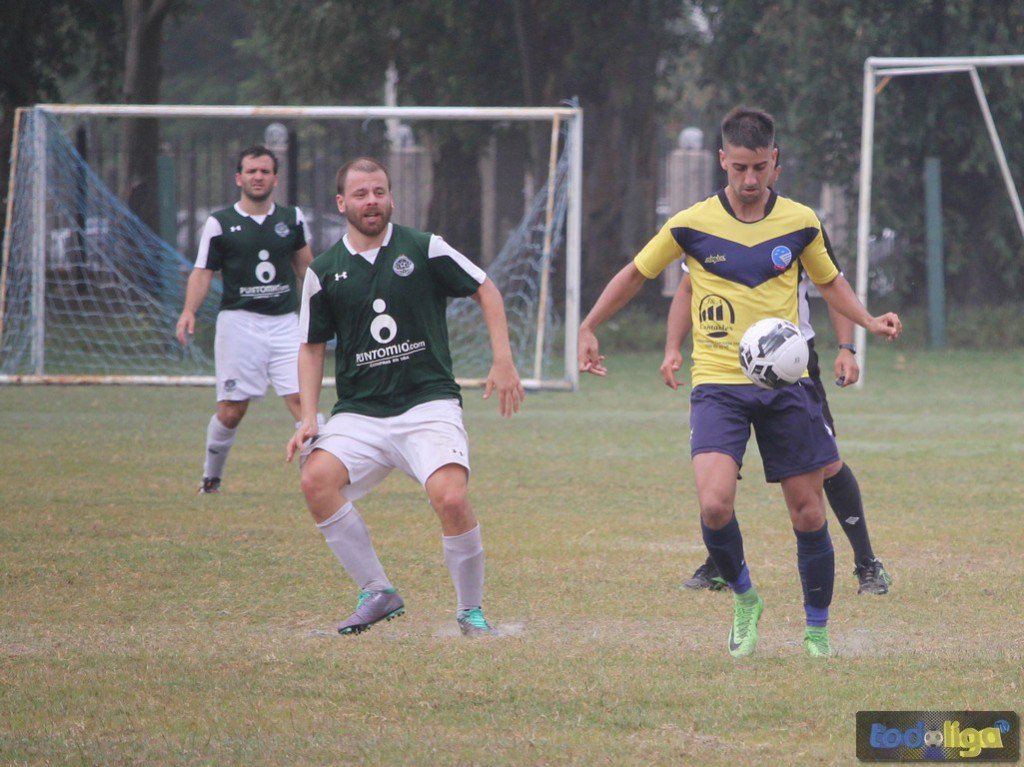 Divisional E: <a href="/DeportivoChozon/">Deportivo Chozón U</a> debutó con victoria como visitante ante <a href="/ClubFuerzaAerea/">Club Fuerza Aérea Universitario</a>.

📷 goo.gl/hLVC4g