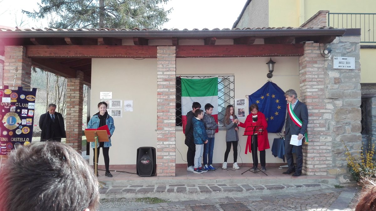 Denise_gioco's tweet photo. @Ic_Viguzzolo Dopo il saluto del Sindaco di Gremiasco, prof. Umberto Dallocchio e delle Personalità presenti, è stato inaugurato il "Giardino dei Giusti" in onore di Maria Coggiola Cuttica e Monsignor Angelo Bassi. #gariwo #lionsclubtortona @isral https://t.co/3ZX42AetbM